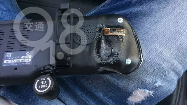 杭州一轿车行车记录仪无故自燃 客服:有自燃可能性