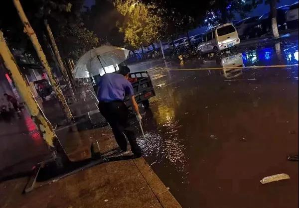 昨夜，临沂强降雨！多部门积极应对！